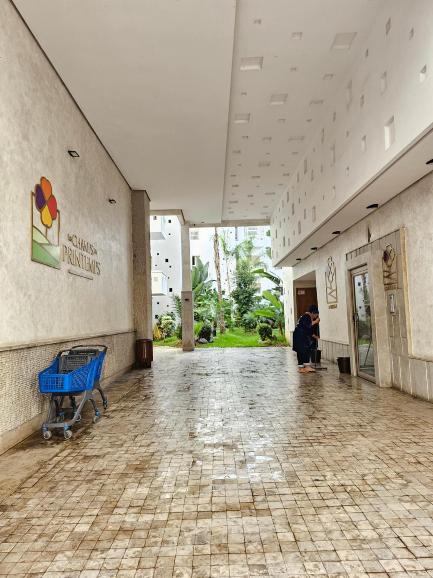 Mia Appartement N2 - Elegance, Confort Et Serenite Casablanca Bagian luar foto